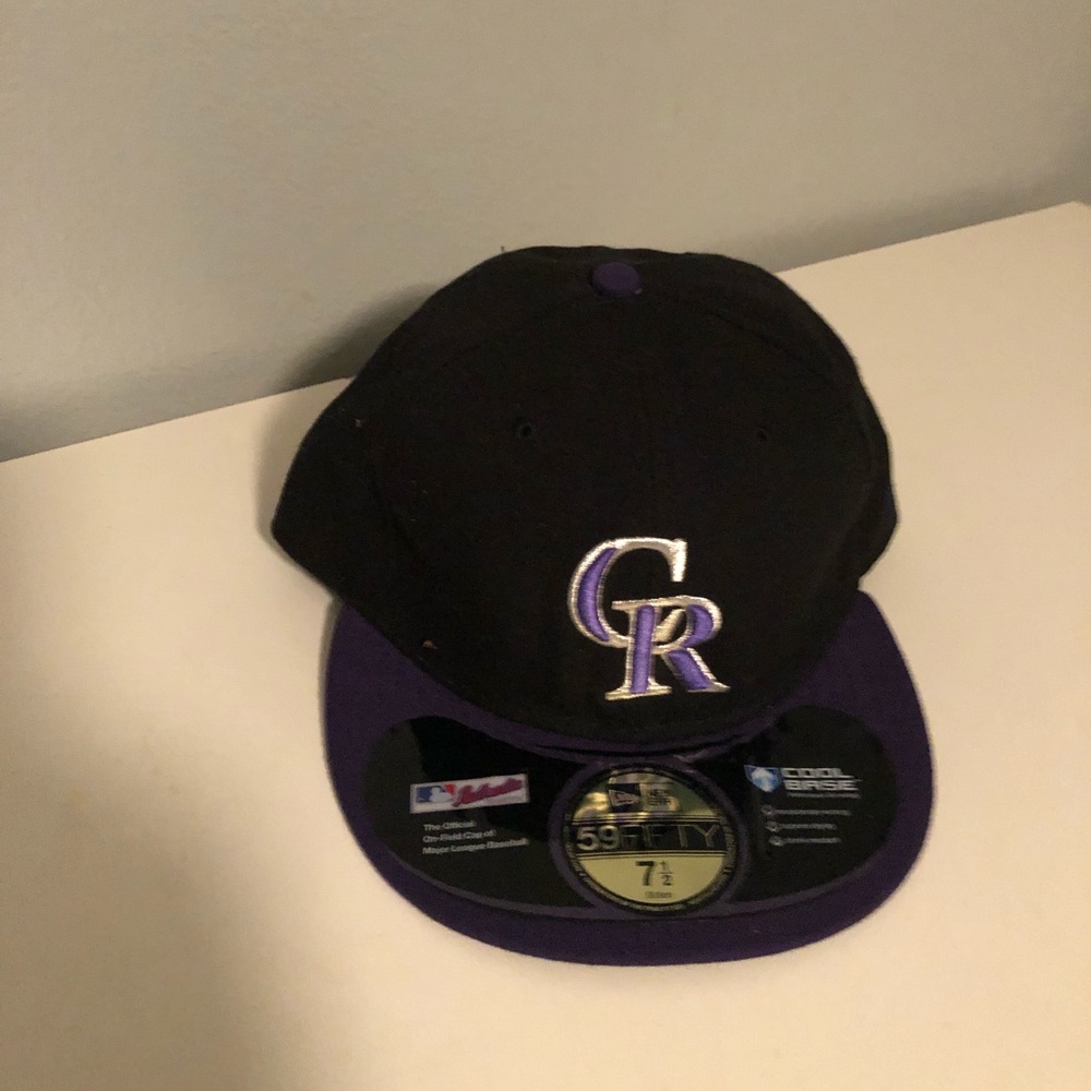 CR black & purple hat size 7 1/2